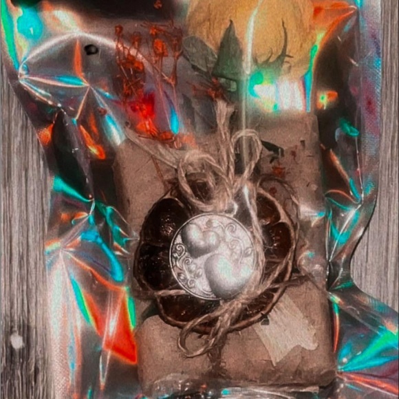 SOLD OUT TEMP Soap for sensitive, shaved, aggravated skin, & hives - Picture 4 of 8